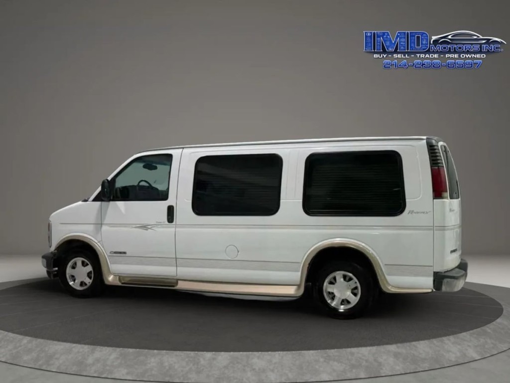 2002 Chevrolet Express Image 9
