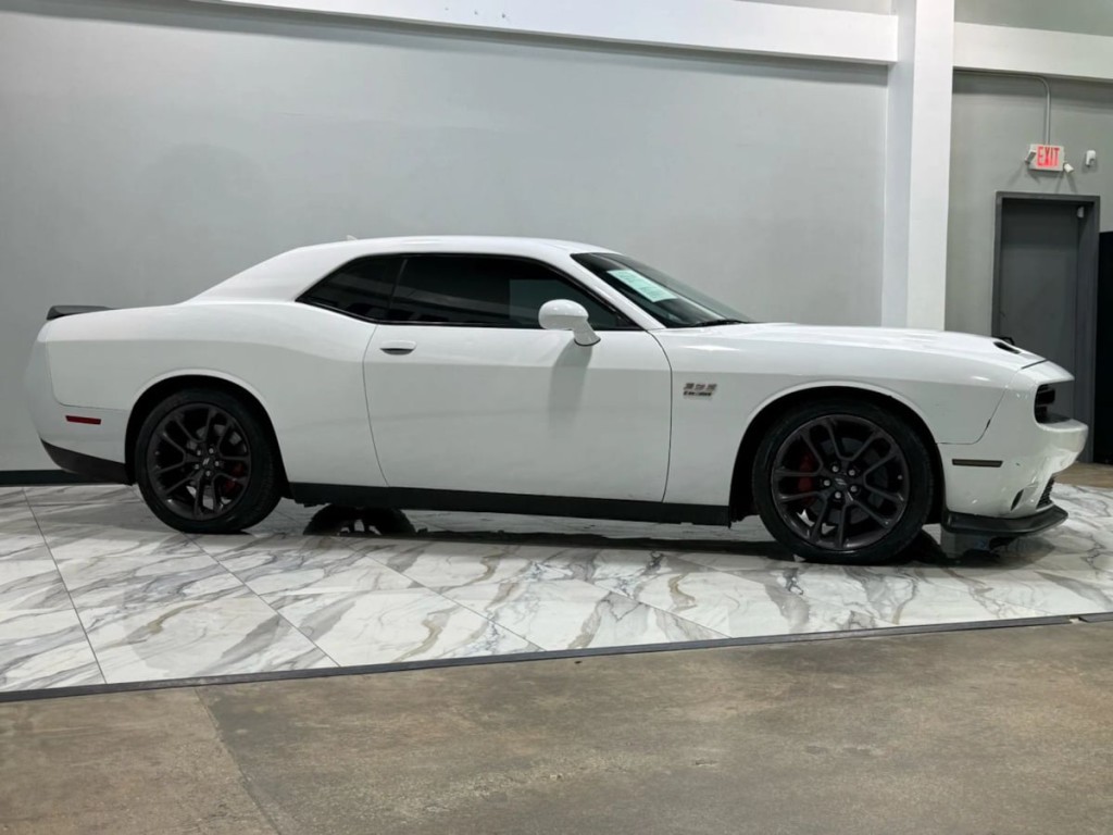 2020 Dodge Challenger Image 5