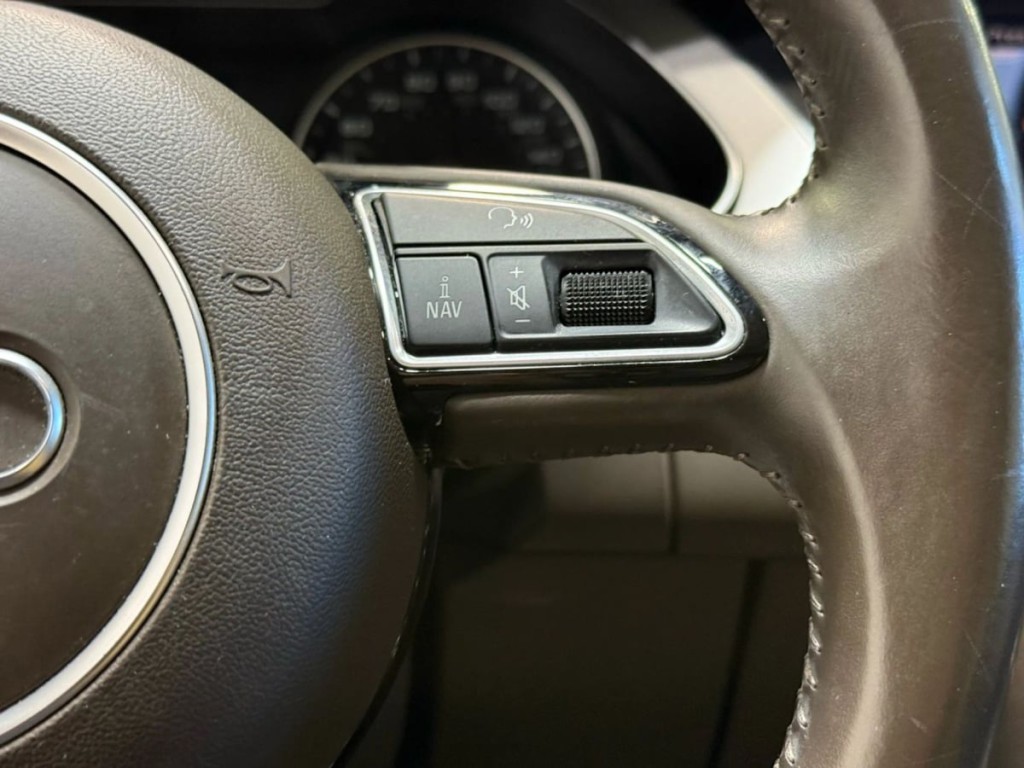 2016 Audi A4 Image 12