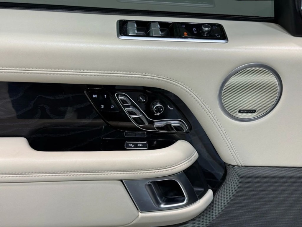 2020 Land Rover Range Rover Image 13