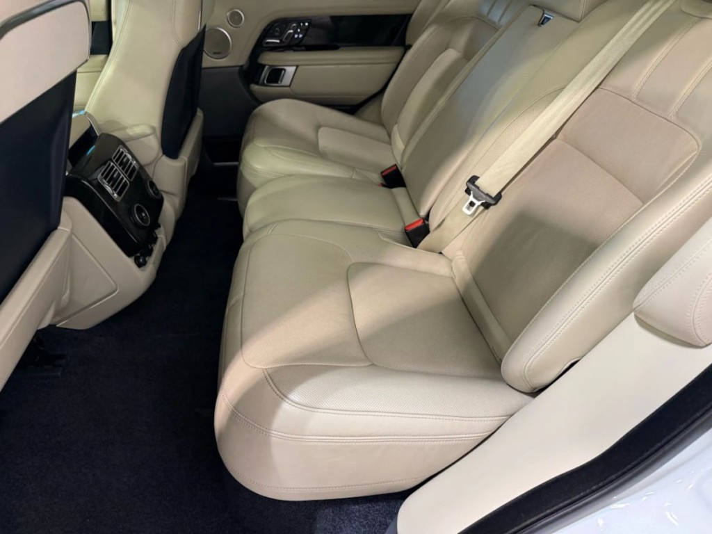 2020 Land Rover Range Rover Image 25