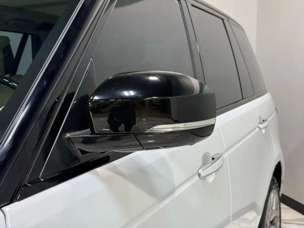 2020 Land Rover Range Rover Image 10