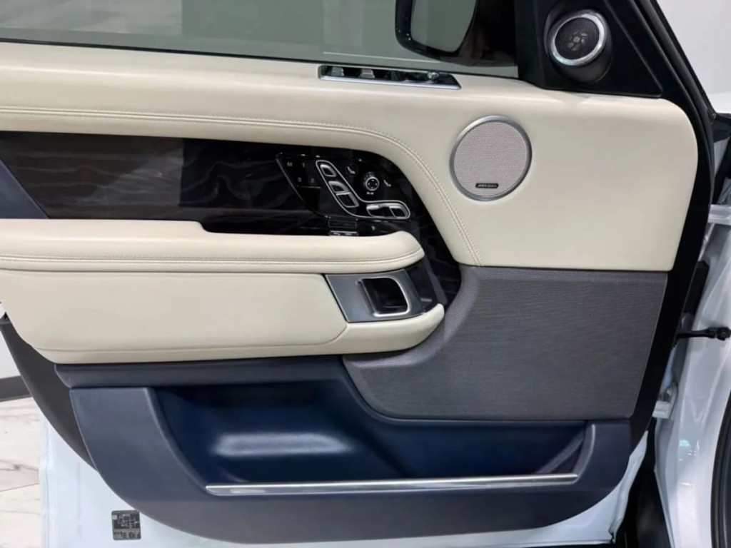 2020 Land Rover Range Rover Image 12