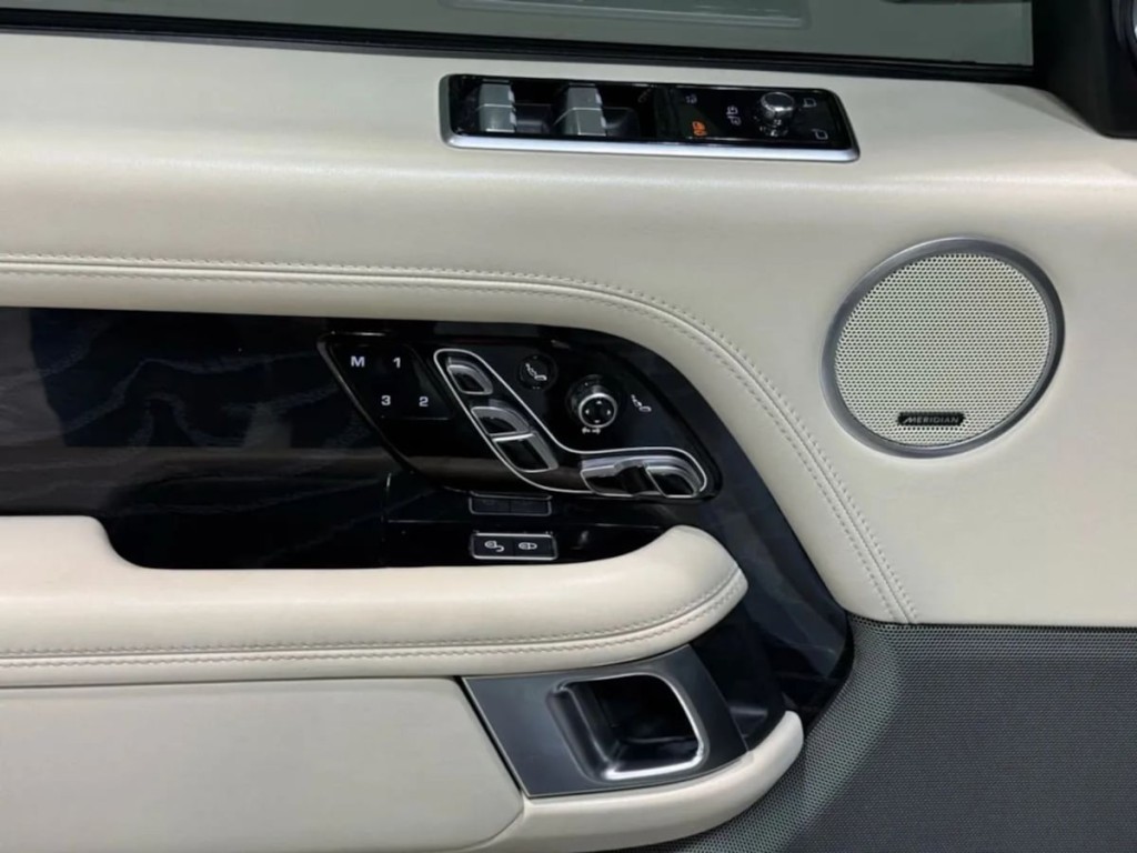 2020 Land Rover Range Rover Image 13