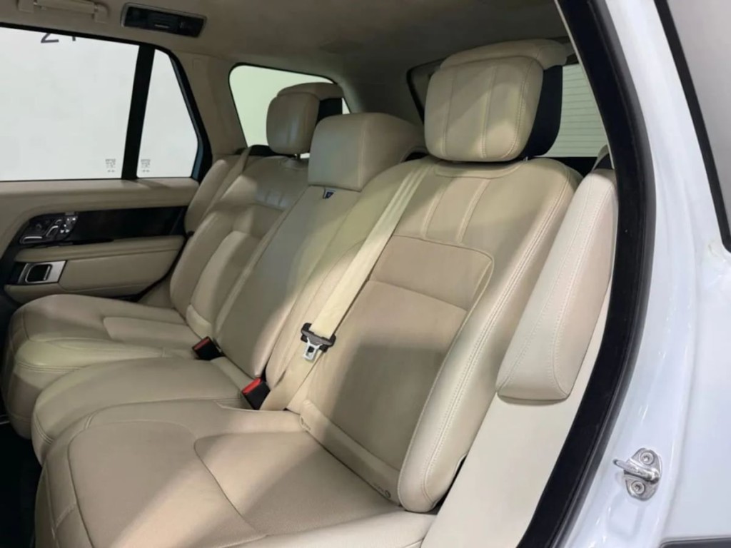 2020 Land Rover Range Rover Image 24