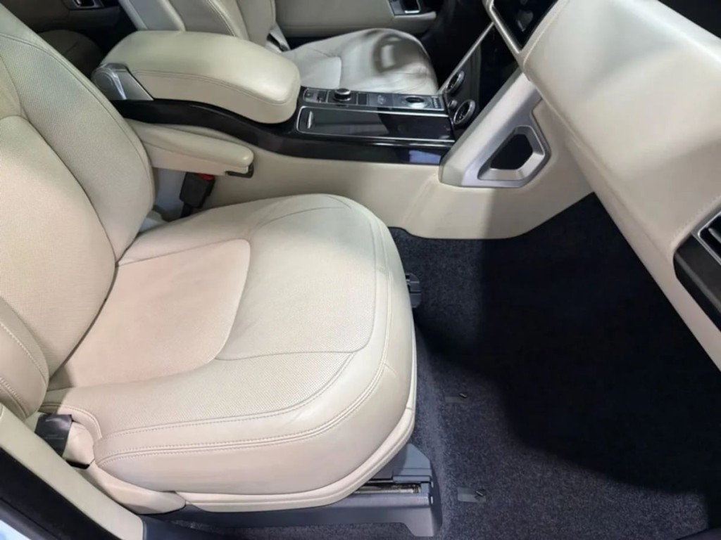 2020 Land Rover Range Rover Image 29