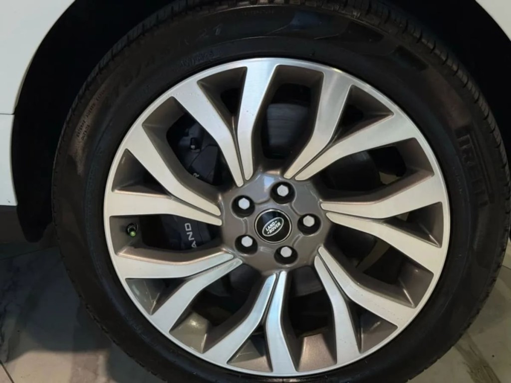 2020 Land Rover Range Rover Image 32