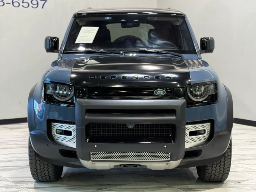 2020 Land Rover Defender Image 3