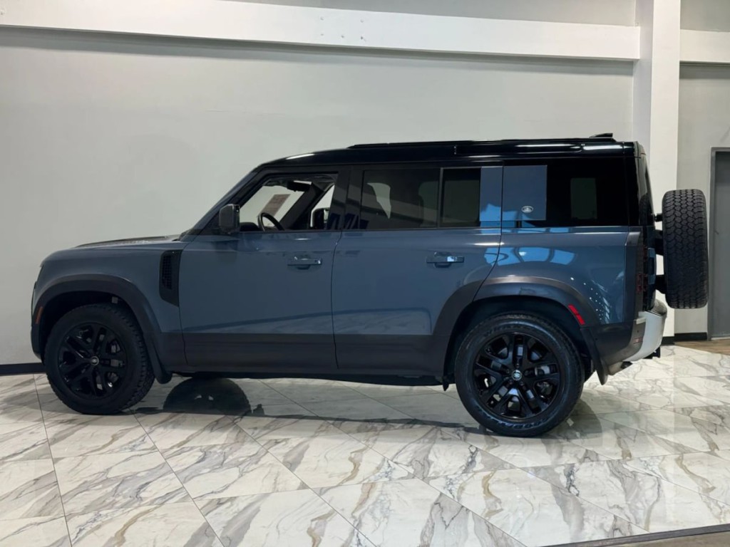 2020 Land Rover Defender Image 9
