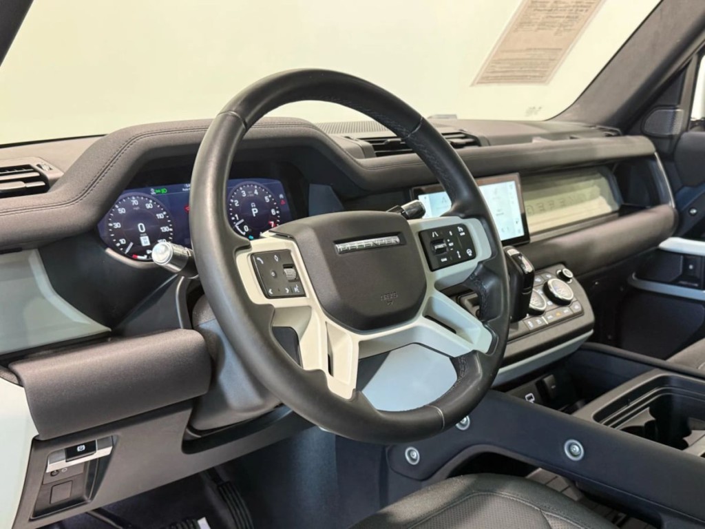 2020 Land Rover Defender Image 14
