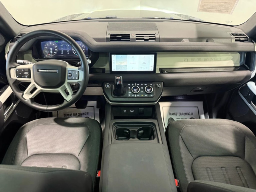 2020 Land Rover Defender Image 15