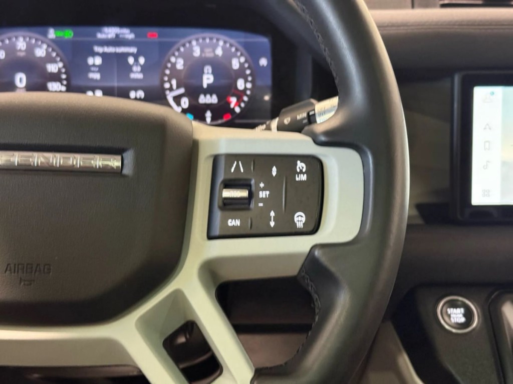 2020 Land Rover Defender Image 18