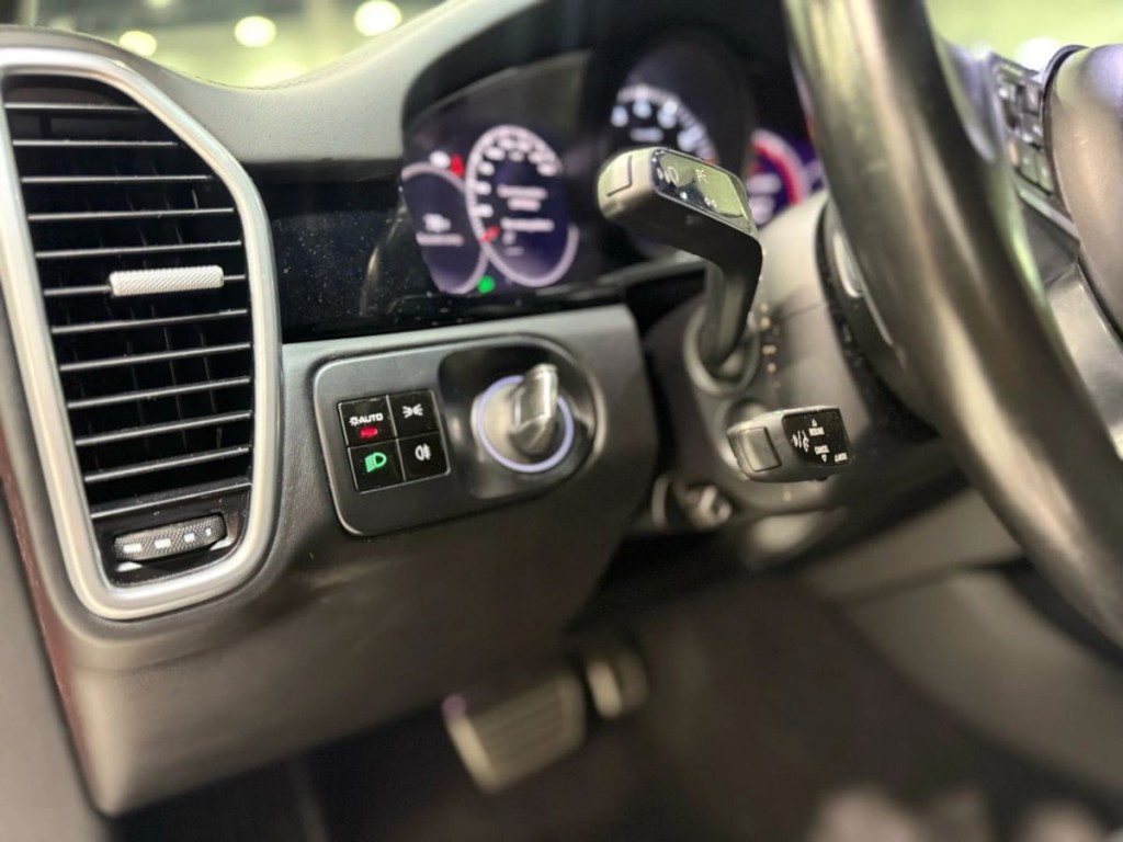 2021 Porsche Cayenne Image 19