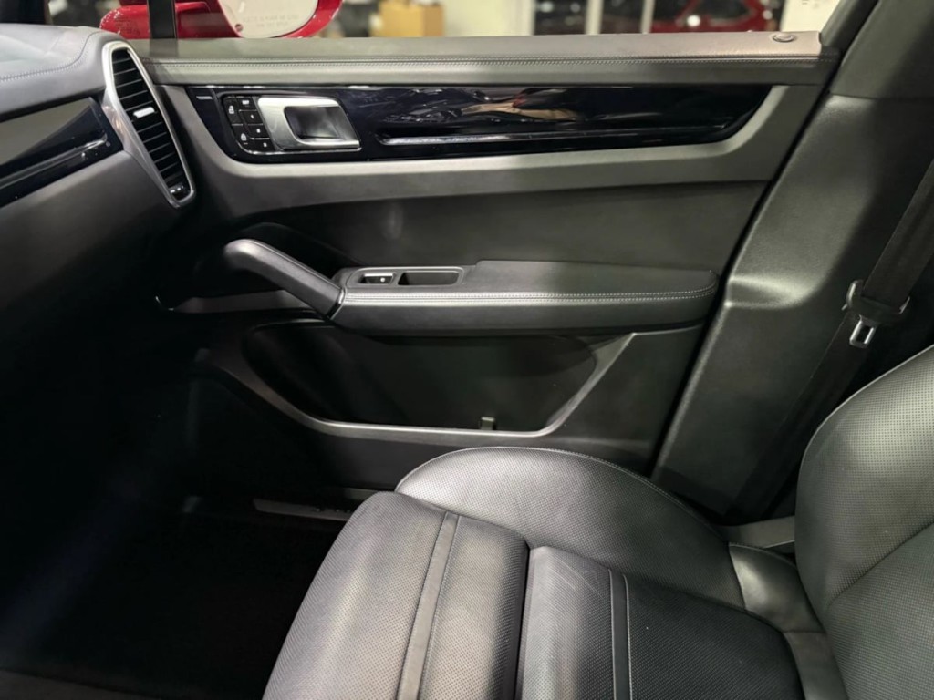 2021 Porsche Cayenne Image 27