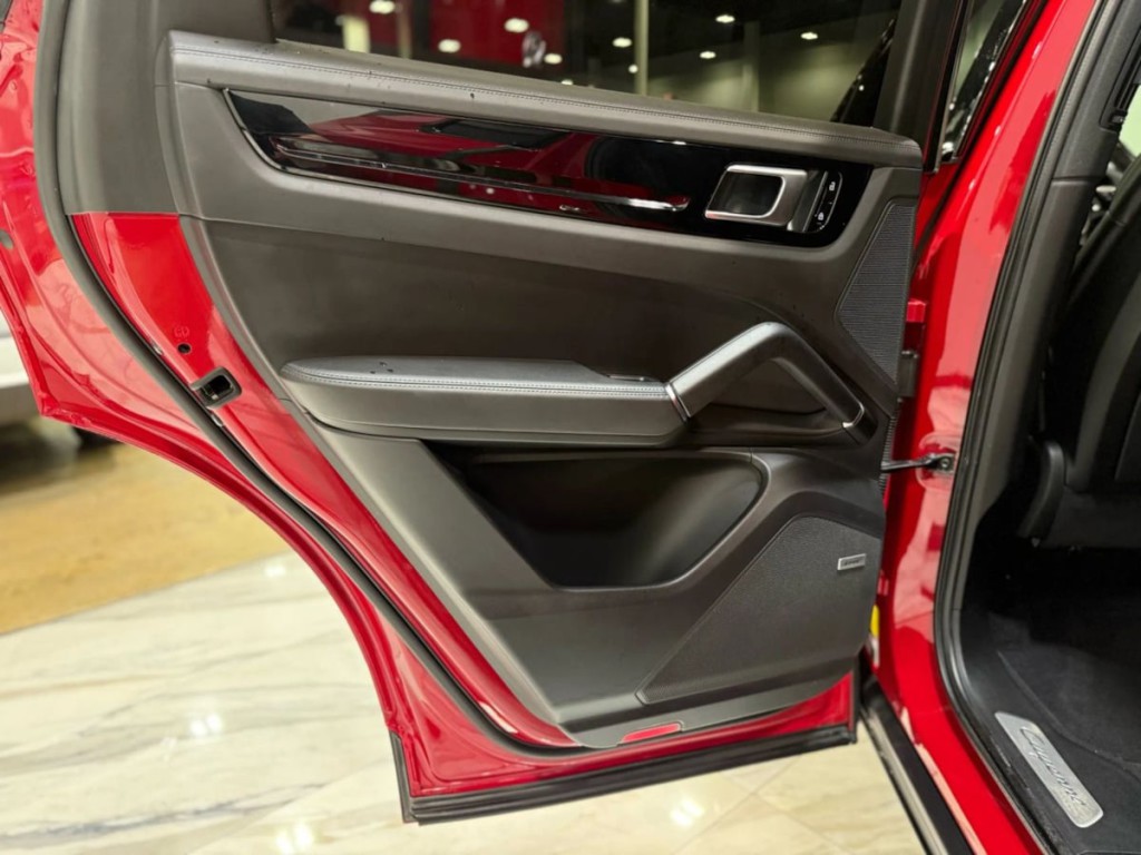 2021 Porsche Cayenne Image 31