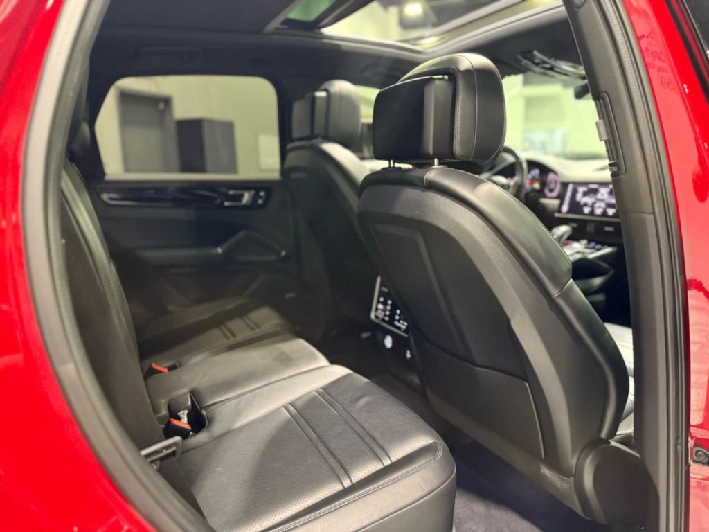 2021 Porsche Cayenne Image 39