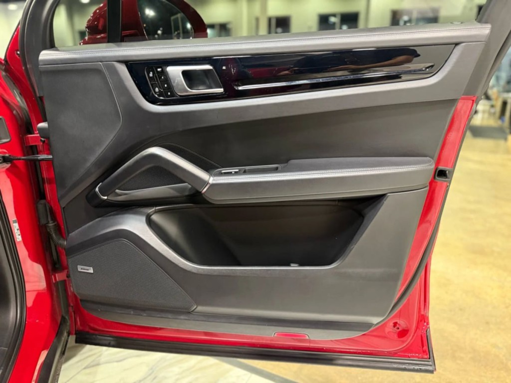 2021 Porsche Cayenne Image 41