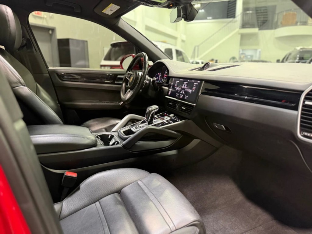 2021 Porsche Cayenne Image 42