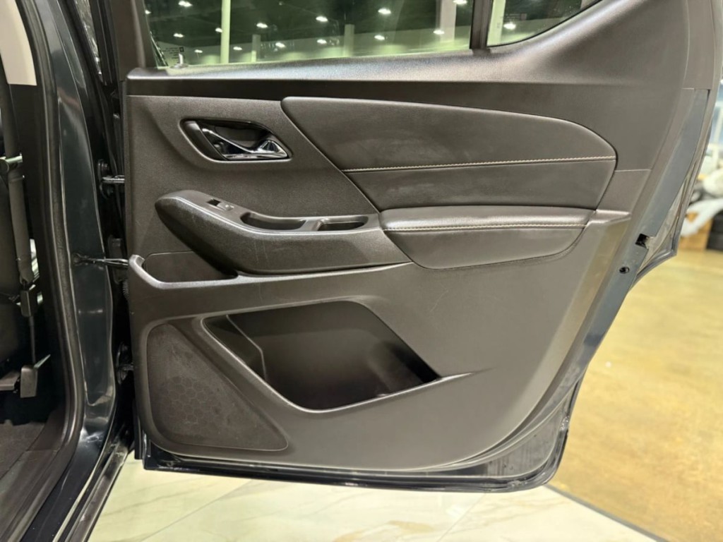 2021 Chevrolet Traverse Image 32