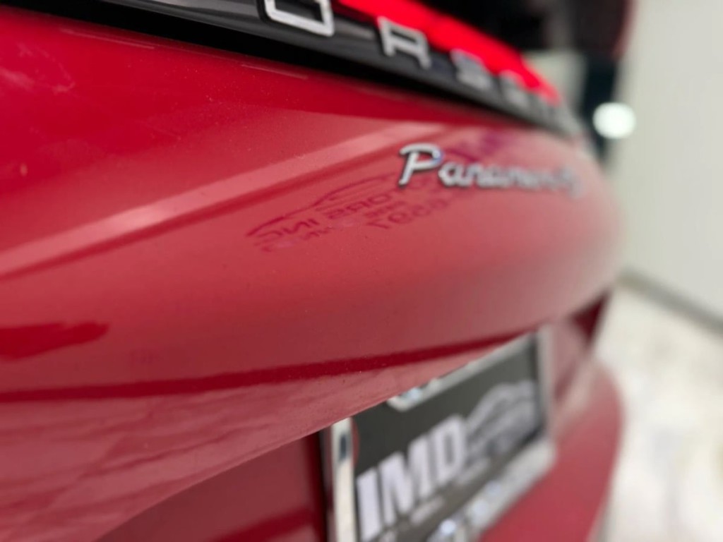 2018 Porsche Panamera Image 14