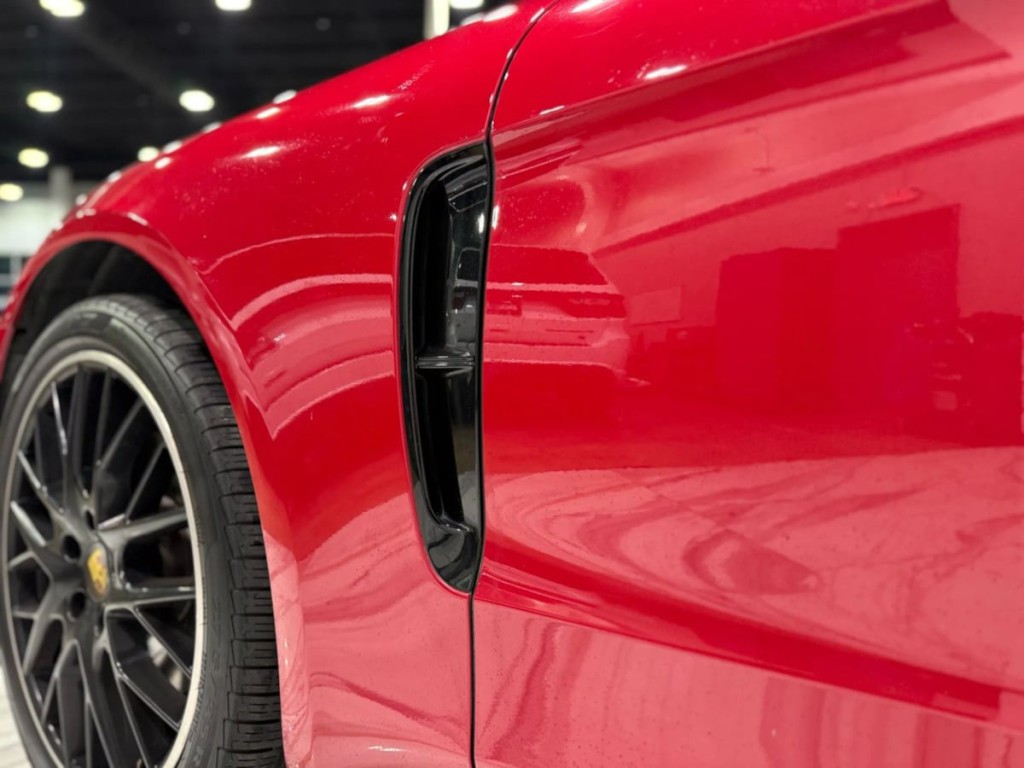 2018 Porsche Panamera Image 17