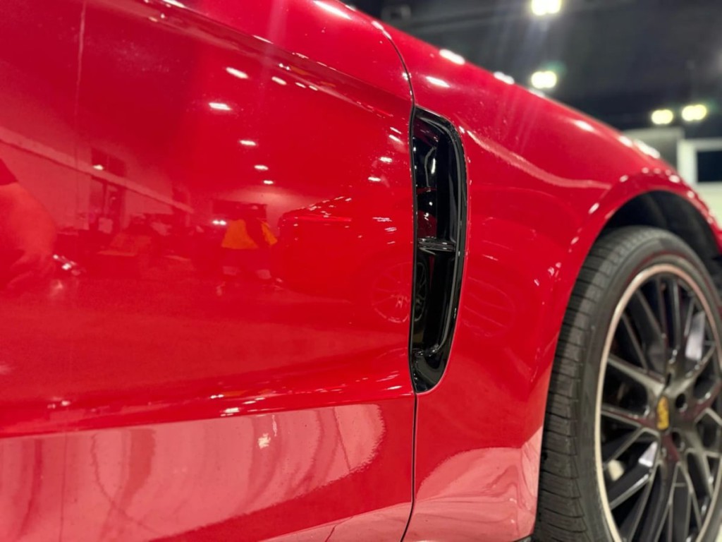 2018 Porsche Panamera Image 18