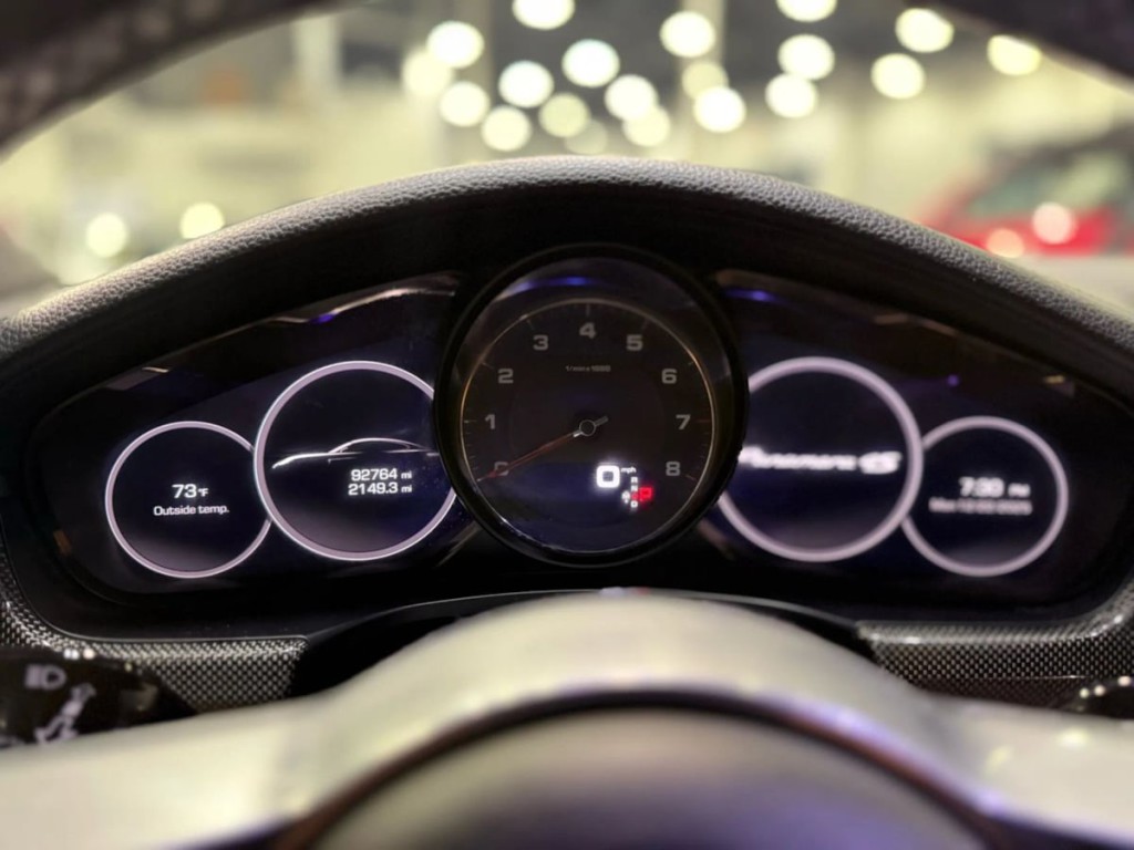 2018 Porsche Panamera Image 25