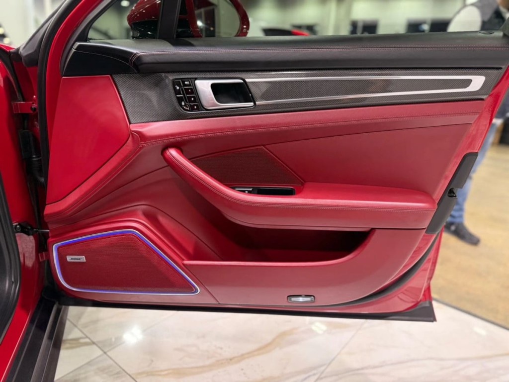 2018 Porsche Panamera Image 49