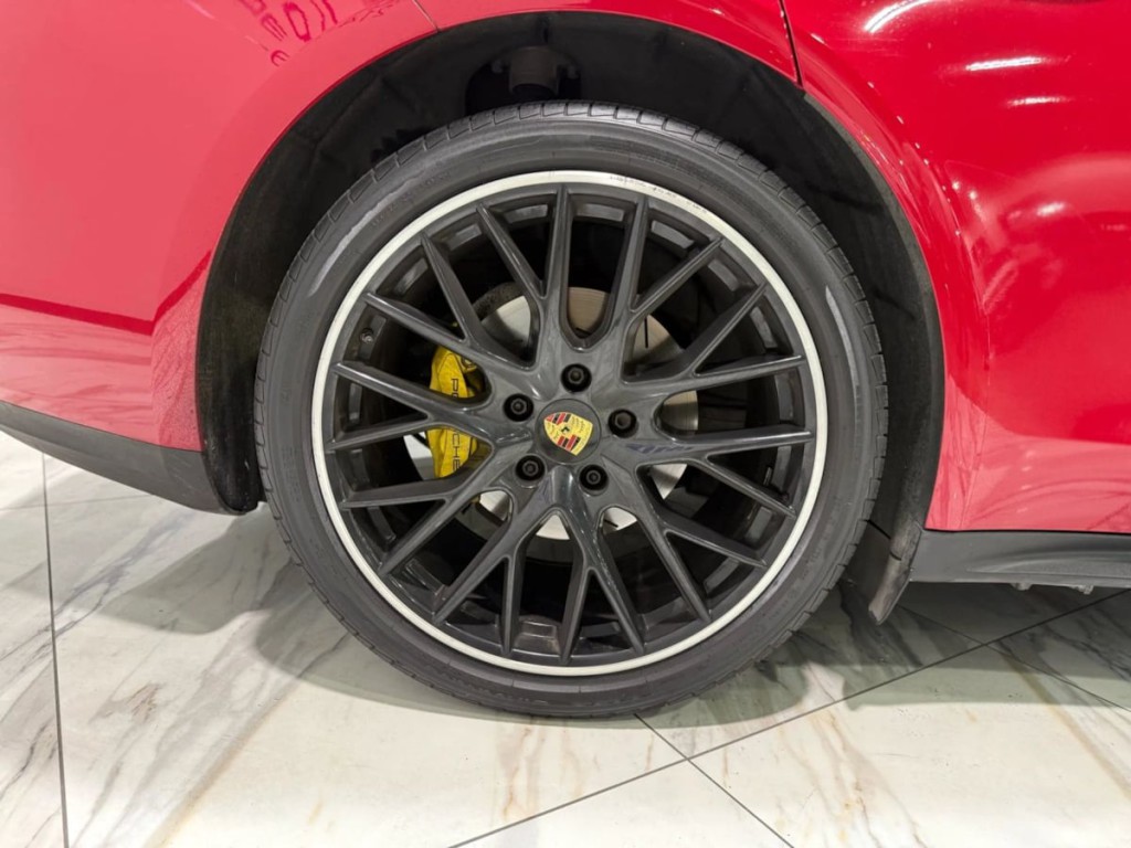 2018 Porsche Panamera Image 53