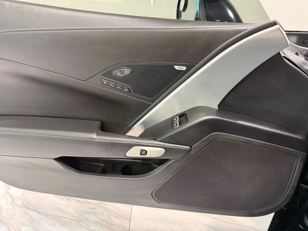 2016 Chevrolet Corvette Image 10