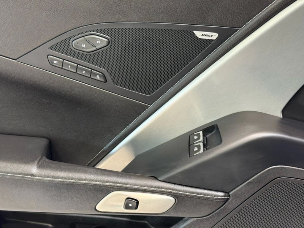 2016 Chevrolet Corvette Image 11