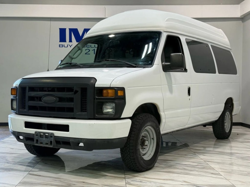 2014 Ford Econoline Image 1