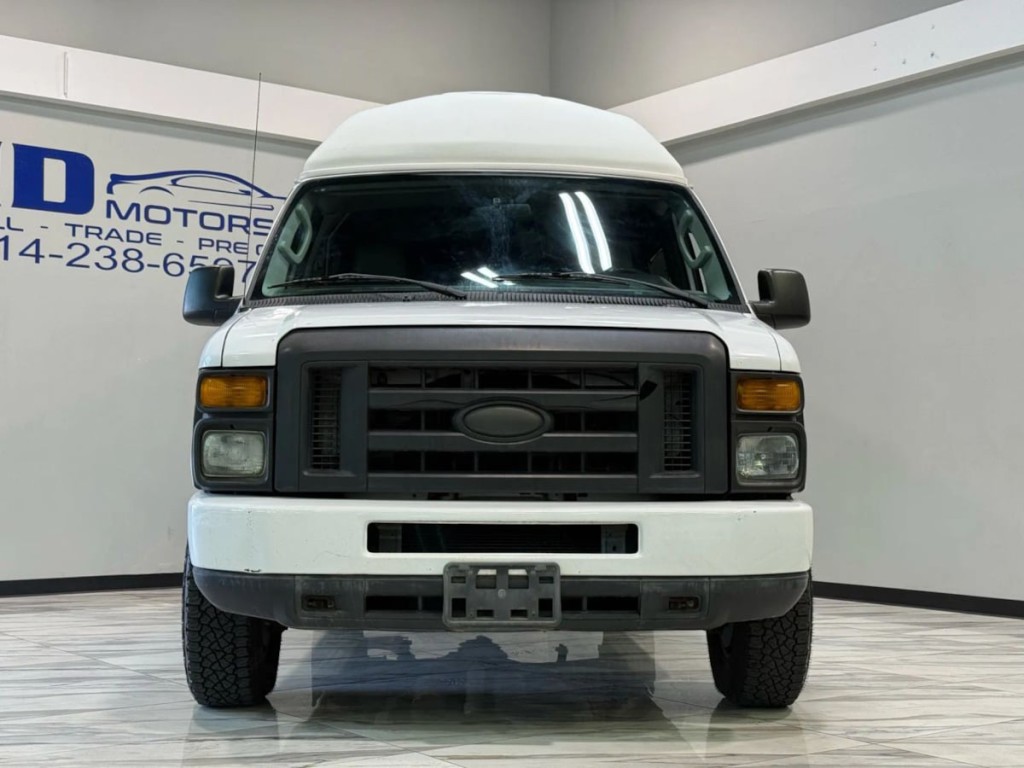 2014 Ford Econoline Image 2