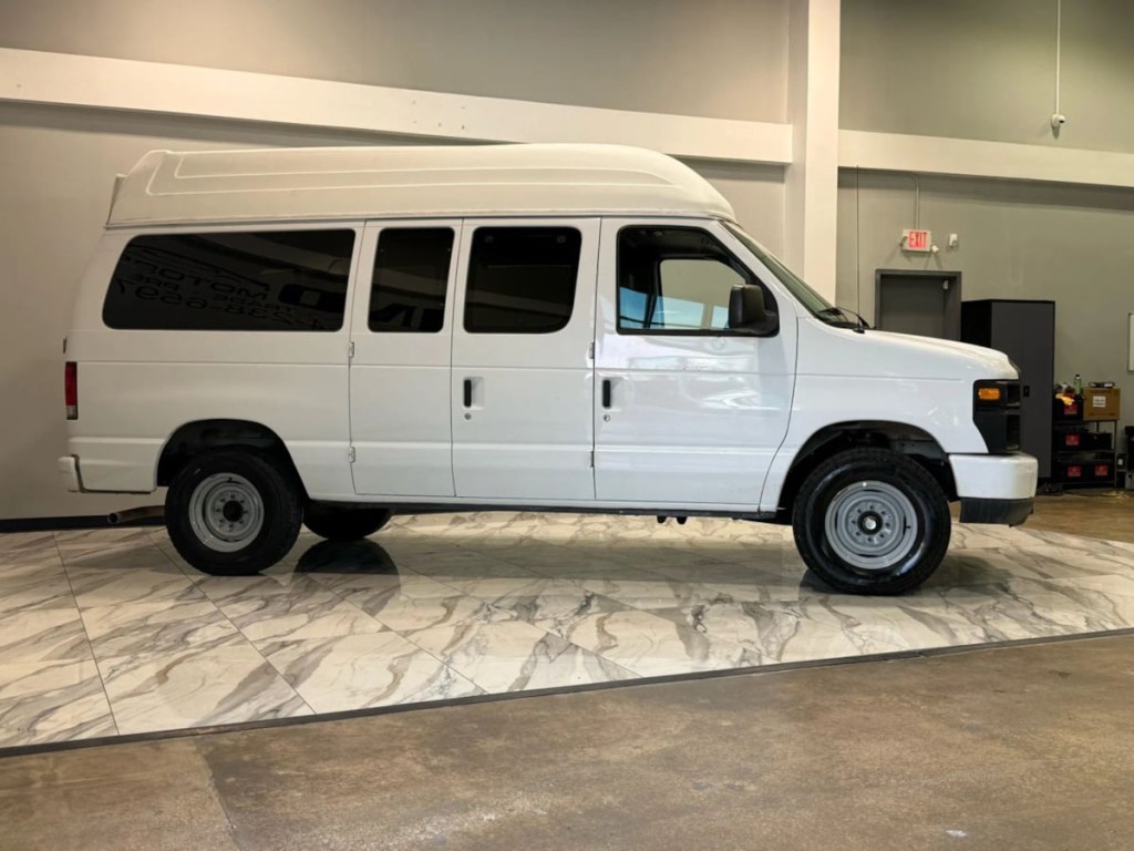 2014 Ford Econoline Image 4