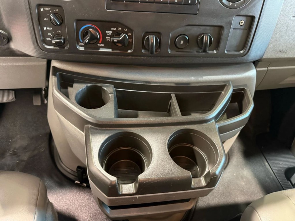 2014 Ford Econoline Image 15