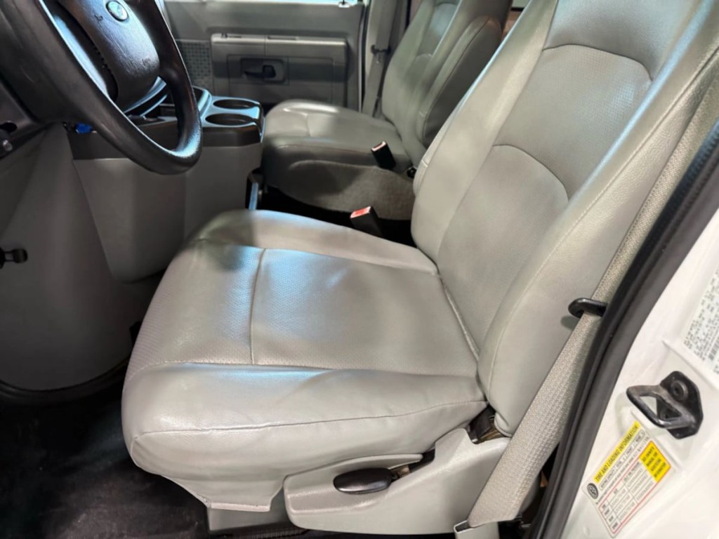 2014 Ford Econoline Image 17