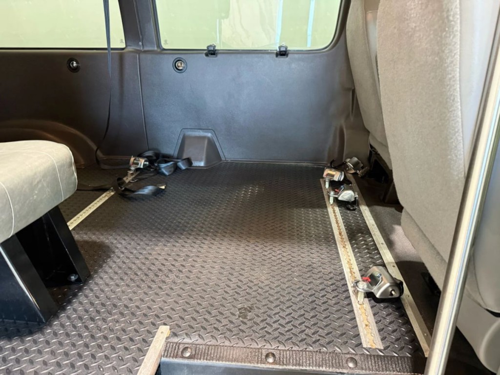 2014 Ford Econoline Image 21