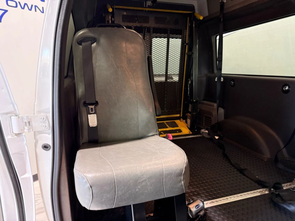 2014 Ford Econoline Image 22