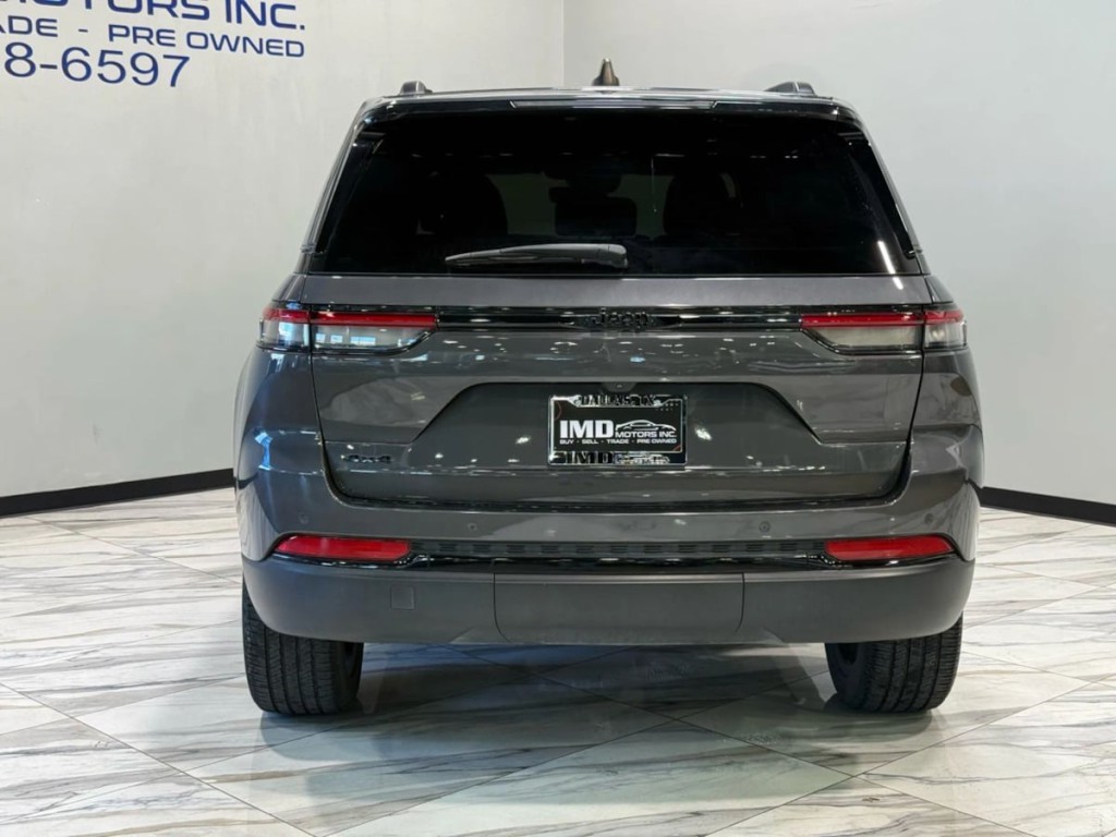 2023 Jeep Grand Cherokee Image 7