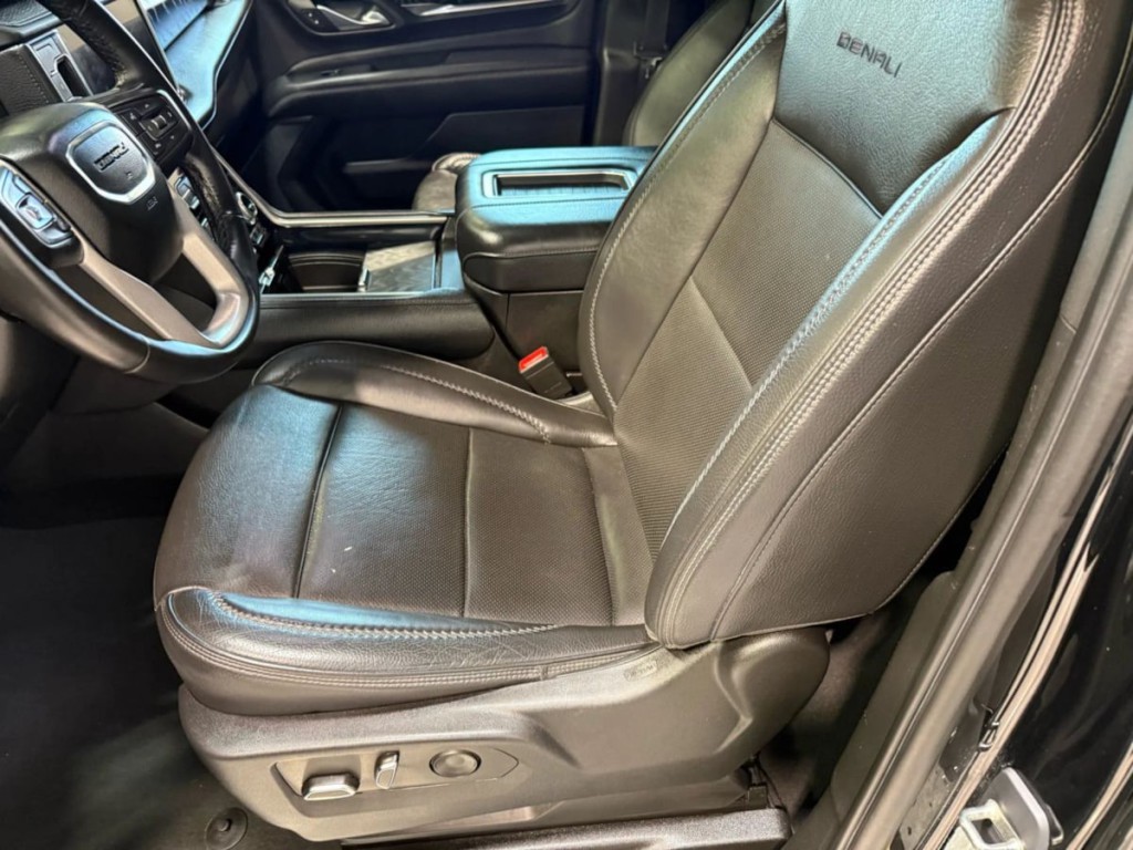 2023 GMC Yukon Image 24