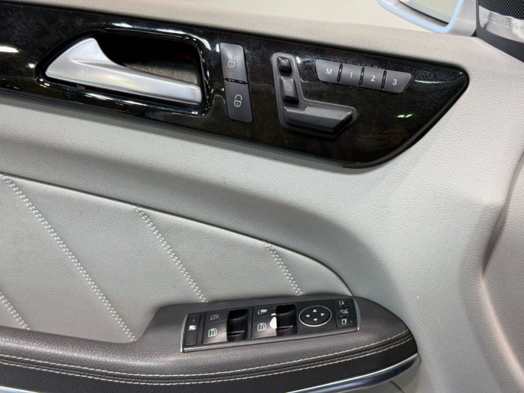 2016 Mercedes-Benz GL-Class Image 22