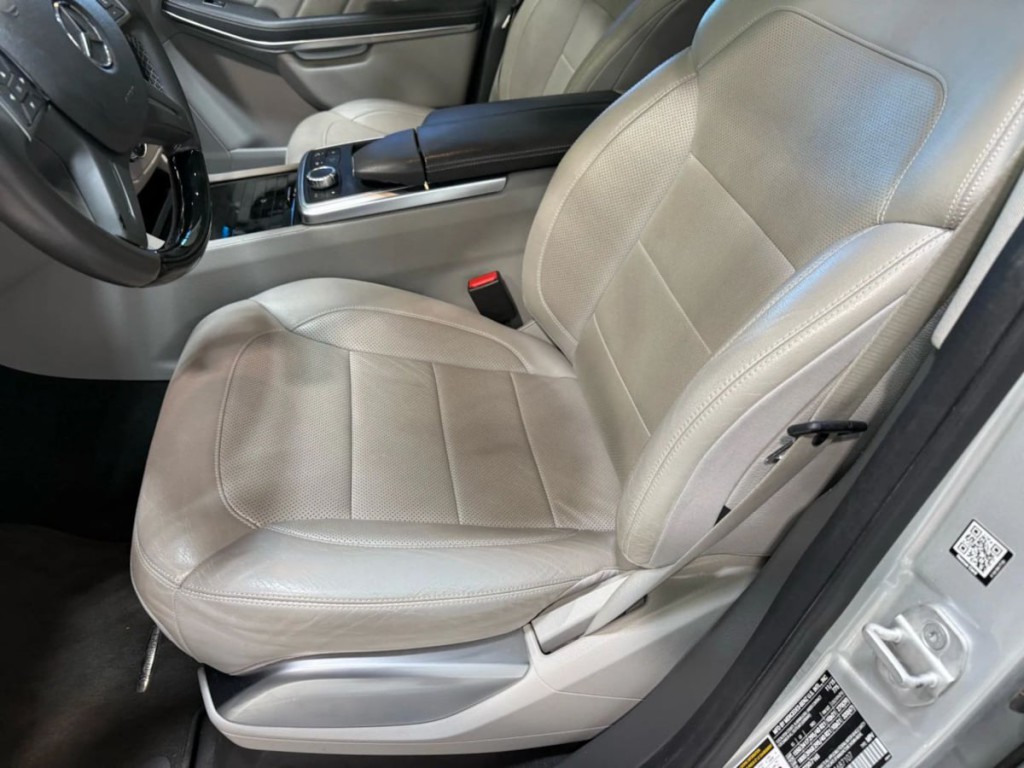 2016 Mercedes-Benz GL-Class Image 24