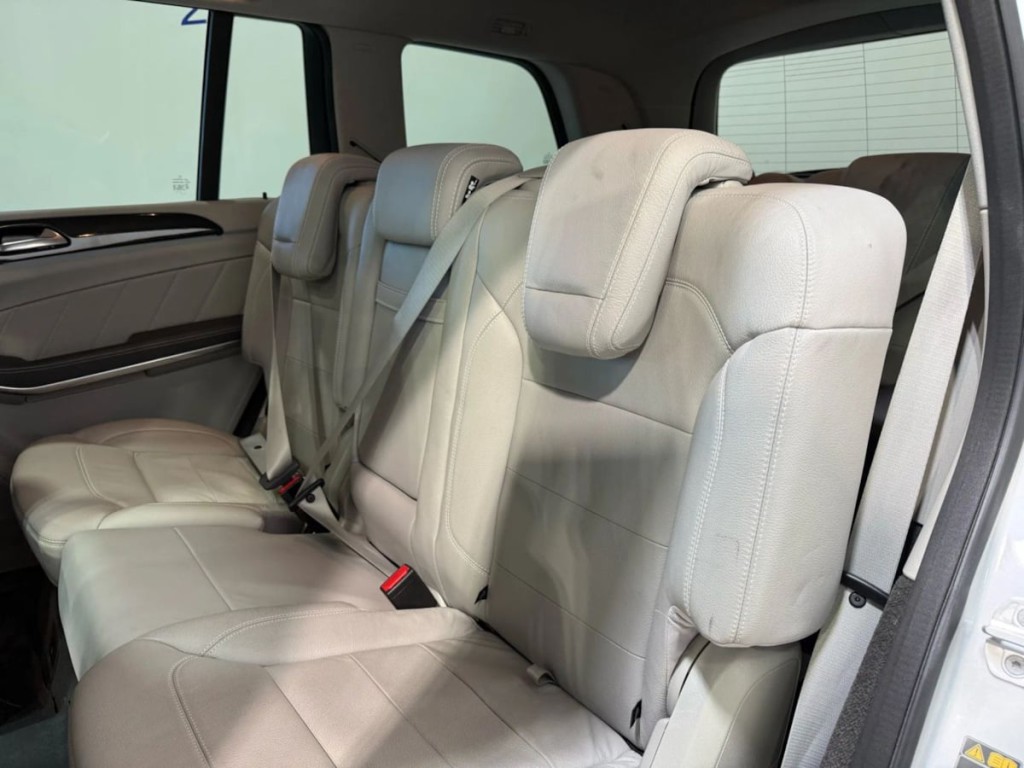 2016 Mercedes-Benz GL-Class Image 25