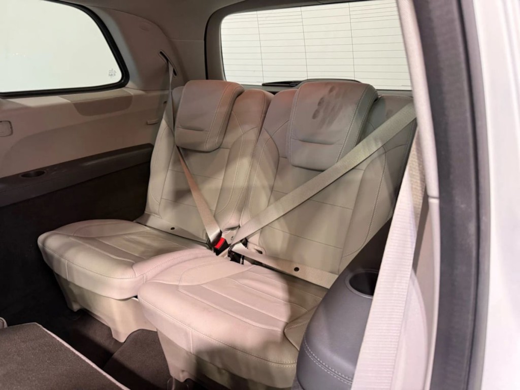 2016 Mercedes-Benz GL-Class Image 27