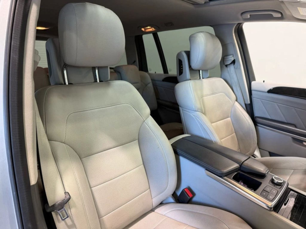 2016 Mercedes-Benz GL-Class Image 31