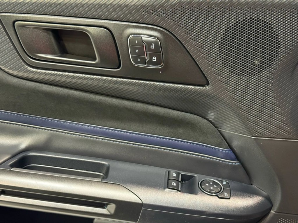 2025 Ford Mustang Image 14