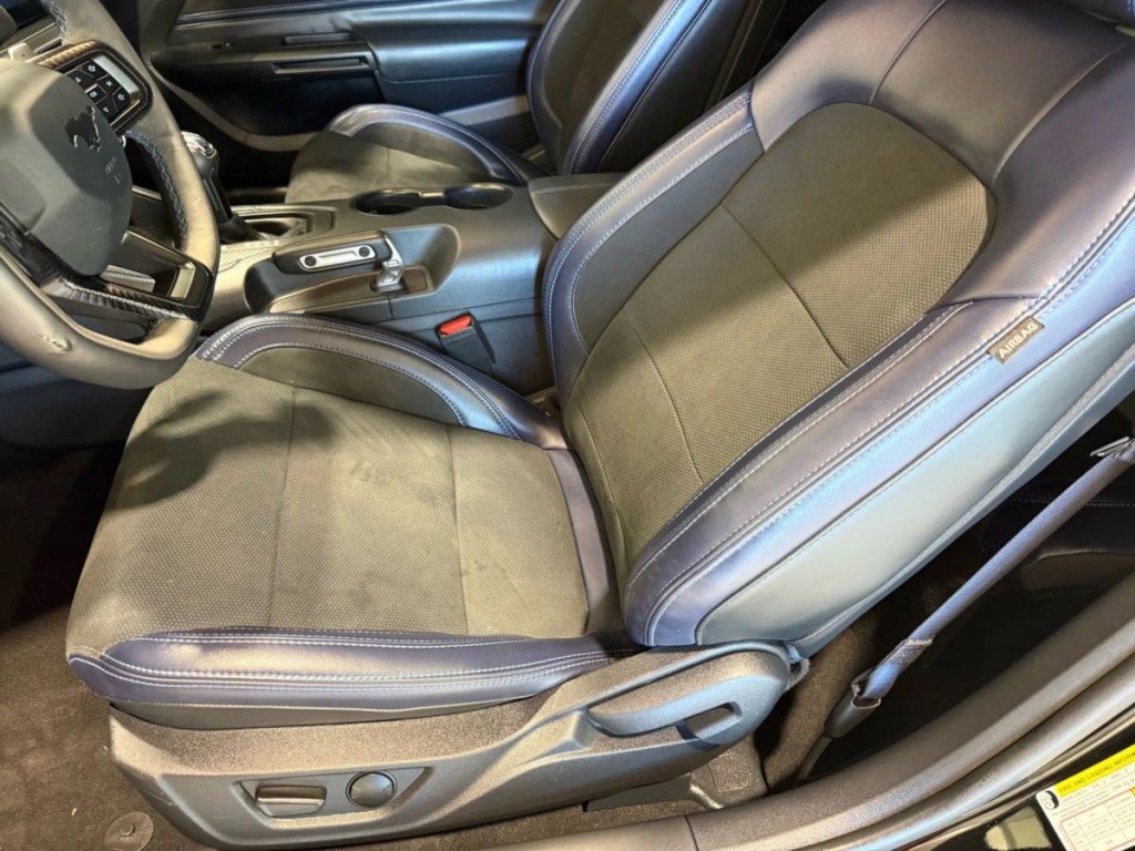 2025 Ford Mustang Image 25