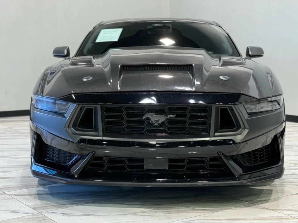 2025 Ford Mustang Image 3