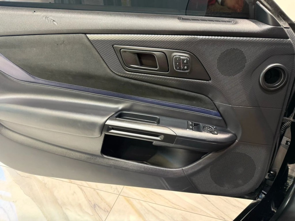 2025 Ford Mustang Image 12