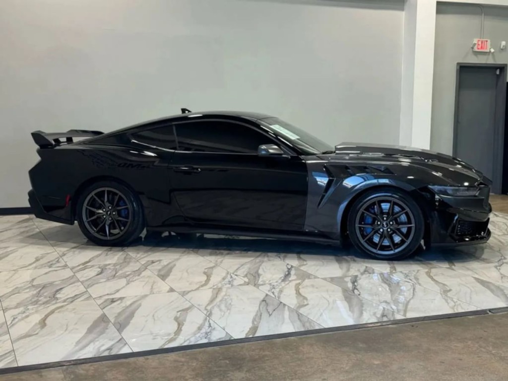 2025 Ford Mustang Image 4